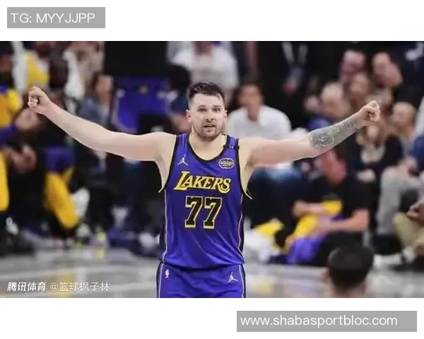 无詹与里对东契奇的影响分析雷迪克称他表现出色队友纷纷效仿